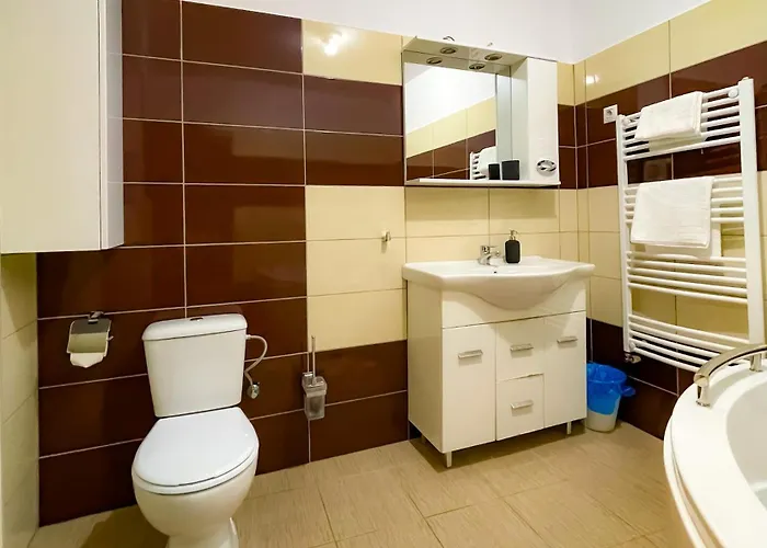 Апартаменти Cool Flat In The Heart Of Bucharest's Fun And History