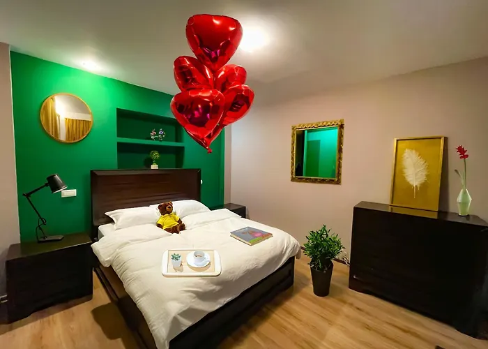 Cool Flat In The Heart Of Bucharest's Fun And History Апартаменти *