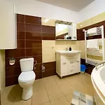 Apartamento Cool Flat In The Heart Of Bucharest's Fun And History