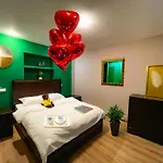 Cool Flat In The Heart Of Bucharest's Fun And History Apartamento *