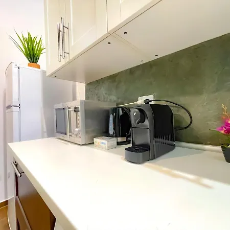 Cool Flat In The Heart Of Bucharest's Fun And History * Bucarest