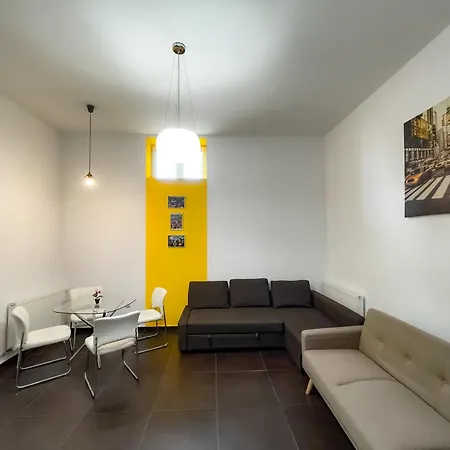 Cool Flat In The Heart Of Bucharest's Fun And History * Bucarest