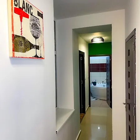 Cool Flat In The Heart Of Bucharest's Fun And History Bucarest
