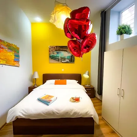 Cool Flat In The Heart Of Bucharest's Fun And History Apartament Bukareszt
