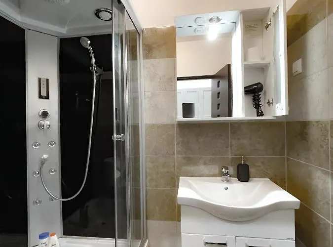 Cool Flat In The Heart Of Bucharest's Fun And History Apartman *