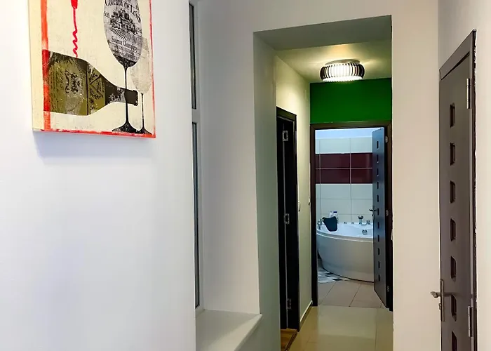 Cool Flat In The Heart Of Bucharest's Fun And History Βουκουρέστι