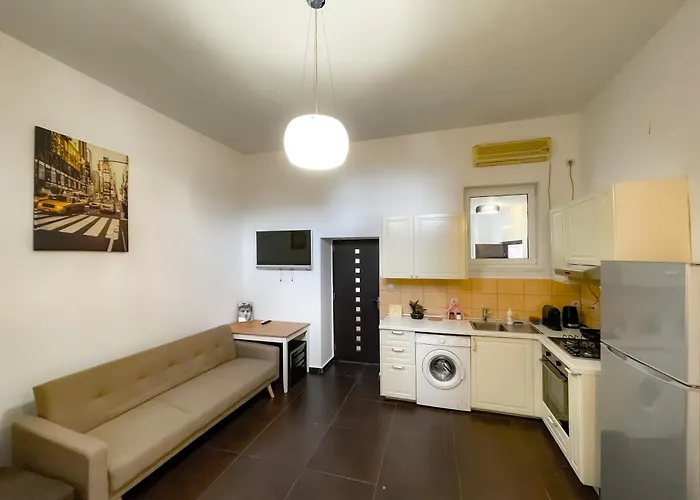 Cool Flat In The Heart Of Bucharest's Fun And History