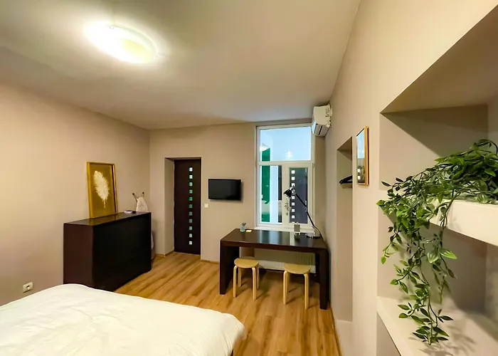 Apartament Cool Flat In The Heart Of Bucharest's Fun And History