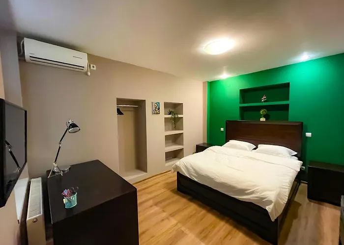 Apartament Cool Flat In The Heart Of Bucharest's Fun And History