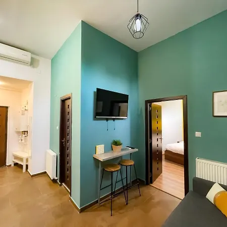 Cool Flat In The Heart Of Bucharest's Fun And History