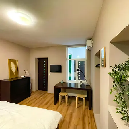Apartament Cool Flat In The Heart Of Bucharest's Fun And History
